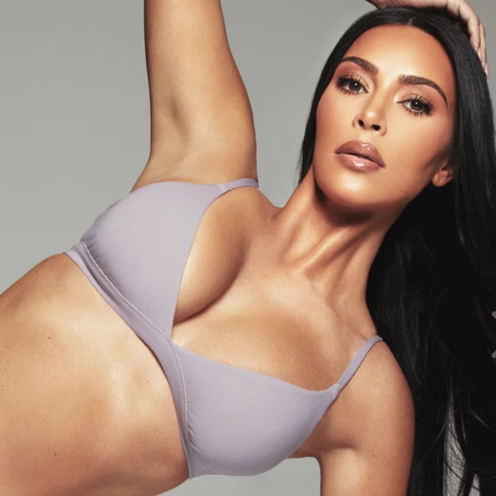 SKIMS Triangle Bralette - Picture 8 of 9
